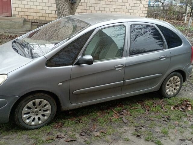 Серый Ситроен Ксара Пикассо, объемом двигателя 1.7 л и пробегом 1000 тыс. км за 3500 $, фото 1 на Automoto.ua