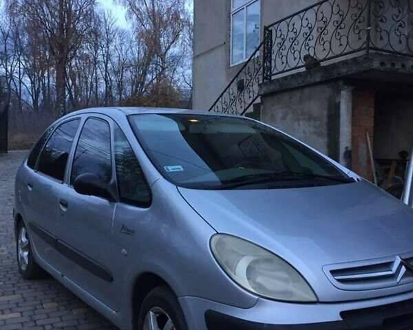 Серый Ситроен Ксара Пикассо, объемом двигателя 1.6 л и пробегом 240 тыс. км за 2800 $, фото 1 на Automoto.ua