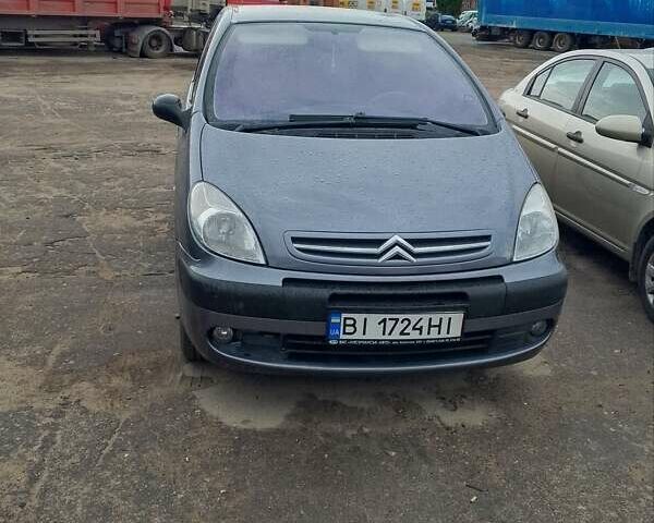 Сірий Сітроен Ксара Пікассо, об'ємом двигуна 1.59 л та пробігом 215 тис. км за 3700 $, фото 1 на Automoto.ua