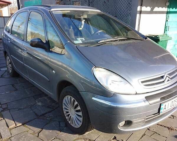 Серый Ситроен Ксара Пикассо, объемом двигателя 2 л и пробегом 270 тыс. км за 4500 $, фото 1 на Automoto.ua