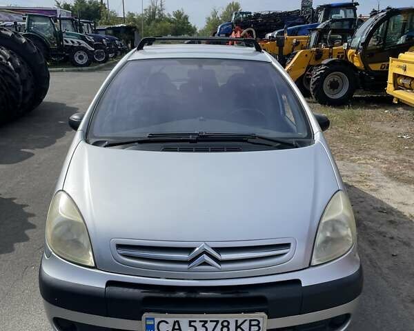 Сірий Сітроен Ксара Пікассо, об'ємом двигуна 1.59 л та пробігом 240 тис. км за 4000 $, фото 1 на Automoto.ua