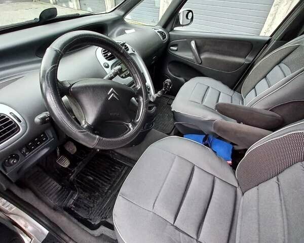 Серый Ситроен Ксара Пикассо, объемом двигателя 1.56 л и пробегом 228 тыс. км за 4500 $, фото 1 на Automoto.ua