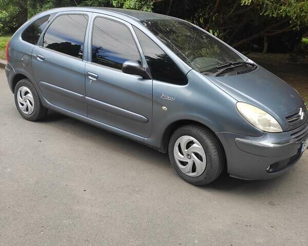 Сірий Сітроен Ксара Пікассо, об'ємом двигуна 1.59 л та пробігом 237 тис. км за 4000 $, фото 1 на Automoto.ua