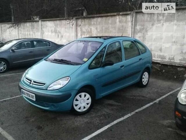 Синий Ситроен Ксара Пикассо, объемом двигателя 1.8 л и пробегом 430 тыс. км за 2700 $, фото 1 на Automoto.ua
