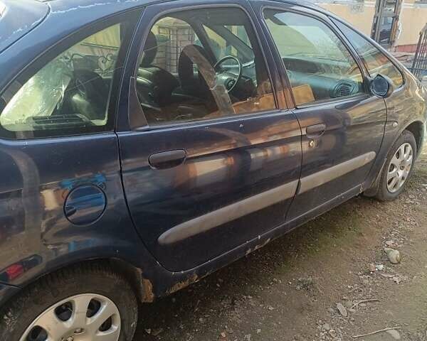 Синій Сітроен Ксара Пікассо, об'ємом двигуна 1.7 л та пробігом 300 тис. км за 1600 $, фото 1 на Automoto.ua