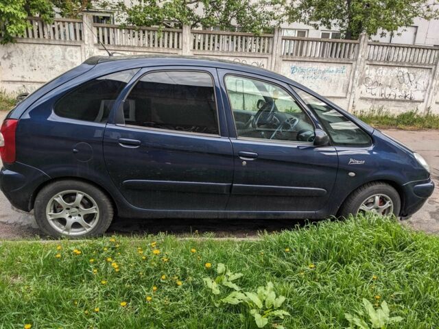 Синій Сітроен Ксара Пікассо, об'ємом двигуна 2 л та пробігом 300 тис. км за 3500 $, фото 1 на Automoto.ua