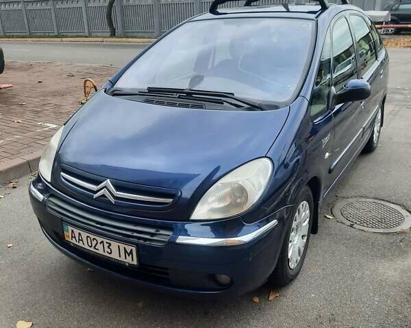 Синий Ситроен Ксара Пикассо, объемом двигателя 1.59 л и пробегом 215 тыс. км за 4000 $, фото 1 на Automoto.ua
