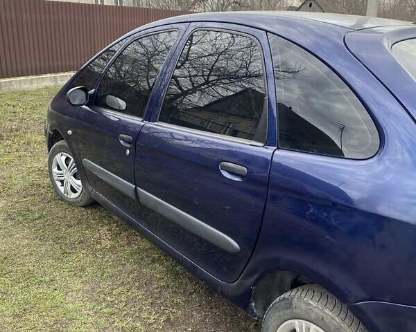 Синий Ситроен Ксара Пикассо, объемом двигателя 1.6 л и пробегом 350 тыс. км за 4000 $, фото 1 на Automoto.ua
