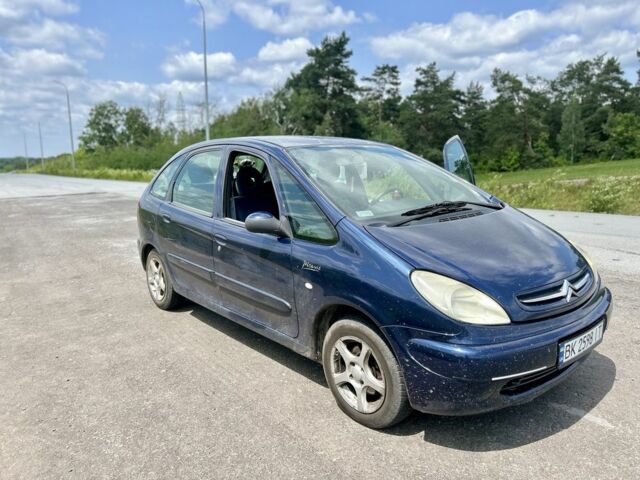 Синий Ситроен Ксара Пикассо, объемом двигателя 1.6 л и пробегом 330 тыс. км за 1800 $, фото 1 на Automoto.ua