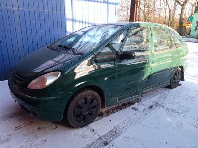 Зелений Сітроен Ксара Пікассо, об'ємом двигуна 2 л та пробігом 230 тис. км за 2700 $, фото 1 на Automoto.ua