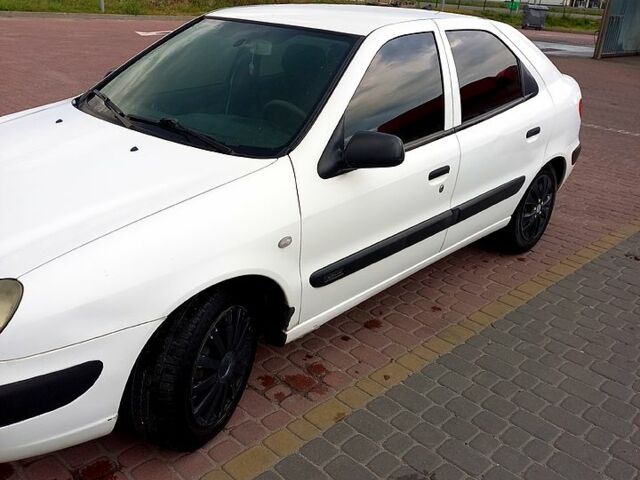 Белый Ситроен Ксара, объемом двигателя 1.4 л и пробегом 250 тыс. км за 3200 $, фото 1 на Automoto.ua
