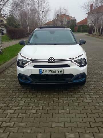 Белый Ситроен e-C4, объемом двигателя 0 л и пробегом 70 тыс. км за 17200 $, фото 1 на Automoto.ua