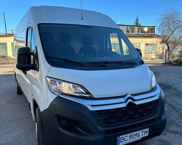 Белый Ситроен Jumper, объемом двигателя 2.2 л и пробегом 150 тыс. км за 17200 $, фото 1 на Automoto.ua