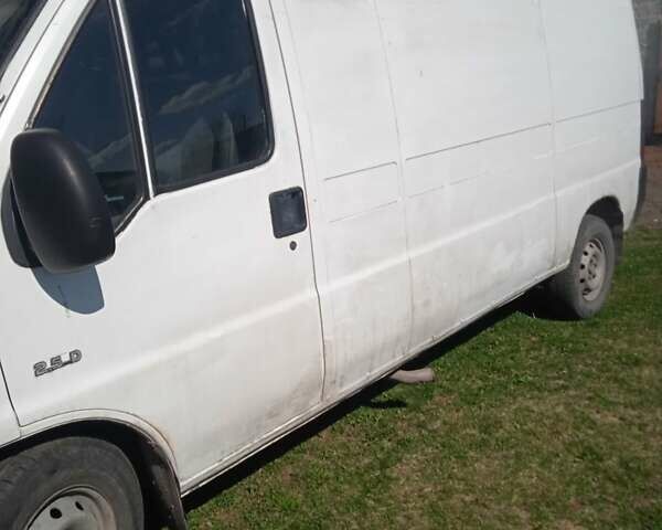Белый Ситроен Jumper, объемом двигателя 2.4 л и пробегом 300 тыс. км за 3500 $, фото 1 на Automoto.ua