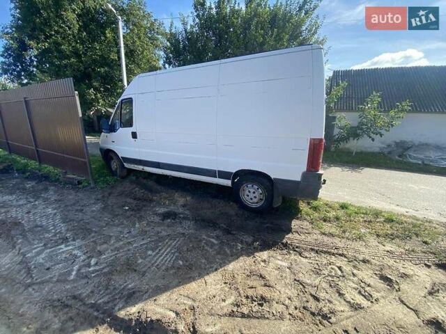 Белый Ситроен Jumper, объемом двигателя 2.2 л и пробегом 450 тыс. км за 4200 $, фото 1 на Automoto.ua