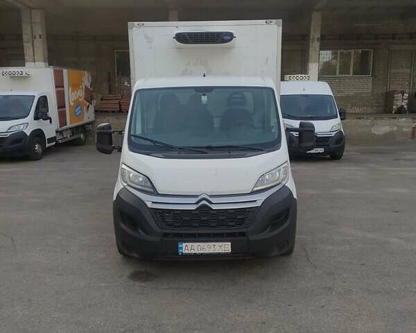 Белый Ситроен Jumper, объемом двигателя 2.2 л и пробегом 387 тыс. км за 12500 $, фото 1 на Automoto.ua