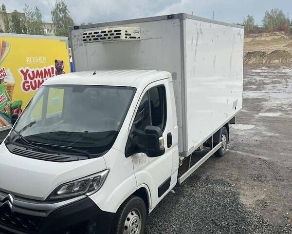 Белый Ситроен Jumper, объемом двигателя 2.2 л и пробегом 340 тыс. км за 12000 $, фото 1 на Automoto.ua