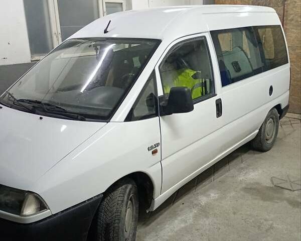 Белый Ситроен Jumpy, объемом двигателя 1.91 л и пробегом 316 тыс. км за 3700 $, фото 1 на Automoto.ua