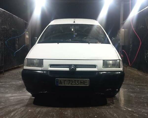 Белый Ситроен Jumpy, объемом двигателя 1.9 л и пробегом 260 тыс. км за 4000 $, фото 1 на Automoto.ua