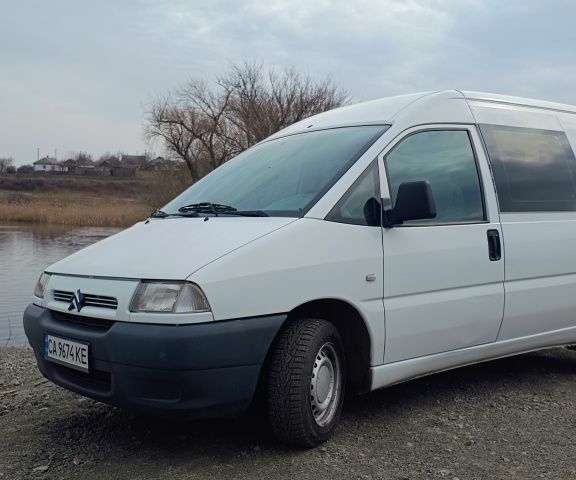 Белый Ситроен Jumpy, объемом двигателя 1.9 л и пробегом 334 тыс. км за 5300 $, фото 1 на Automoto.ua