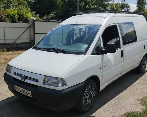 Белый Ситроен Jumpy, объемом двигателя 2 л и пробегом 300 тыс. км за 3500 $, фото 1 на Automoto.ua