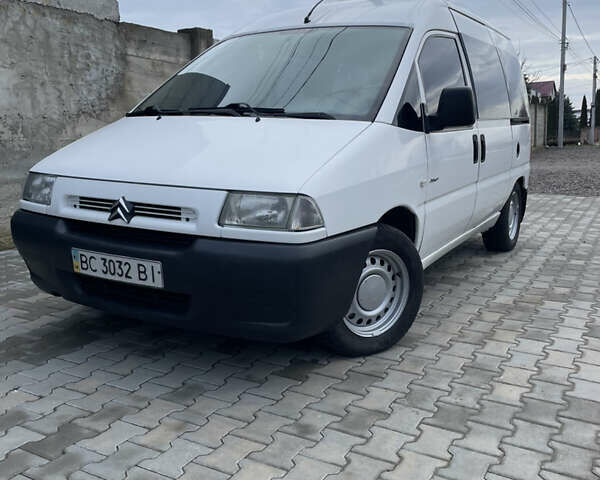 Белый Ситроен Jumpy, объемом двигателя 2 л и пробегом 226 тыс. км за 3900 $, фото 1 на Automoto.ua
