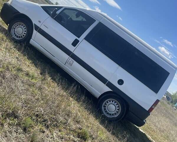 Білий Сітроен Jumpy, об'ємом двигуна 2 л та пробігом 300 тис. км за 4800 $, фото 1 на Automoto.ua