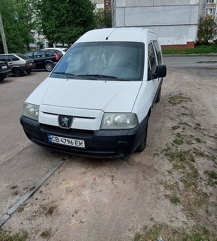 Белый Ситроен Jumpy, объемом двигателя 2 л и пробегом 400 тыс. км за 3500 $, фото 1 на Automoto.ua