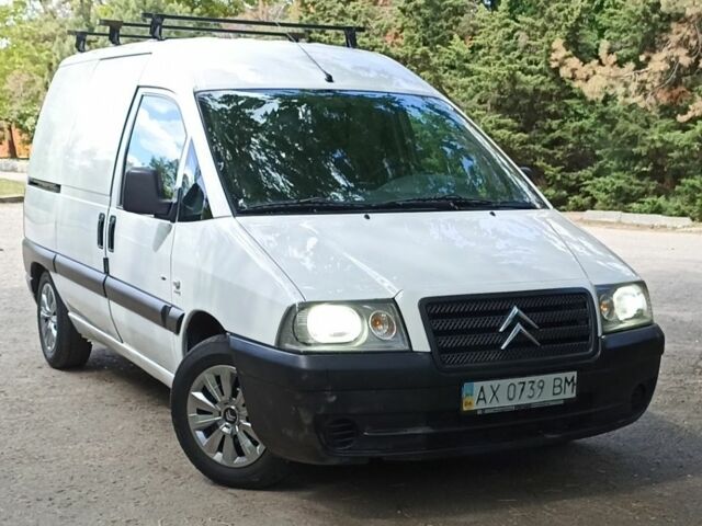 Белый Ситроен Jumpy, объемом двигателя 2 л и пробегом 300 тыс. км за 3500 $, фото 1 на Automoto.ua
