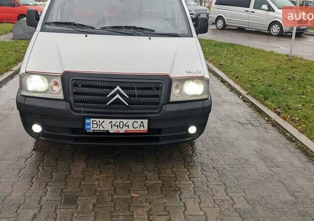 Білий Сітроен Jumpy, об'ємом двигуна 2 л та пробігом 260 тис. км за 4000 $, фото 1 на Automoto.ua