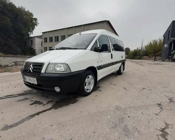 Белый Ситроен Jumpy, объемом двигателя 2 л и пробегом 275 тыс. км за 3890 $, фото 1 на Automoto.ua