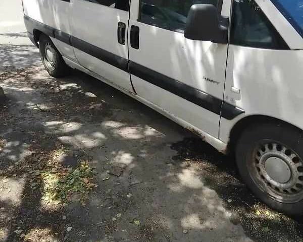 Білий Сітроен Jumpy, об'ємом двигуна 2 л та пробігом 300 тис. км за 1600 $, фото 1 на Automoto.ua