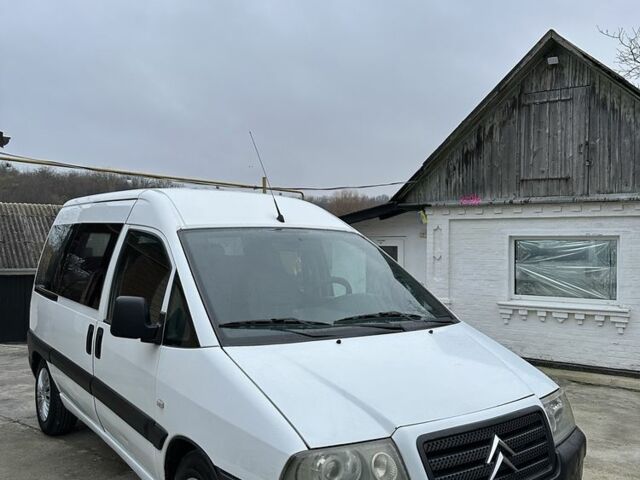 Белый Ситроен Jumpy, объемом двигателя 2 л и пробегом 380 тыс. км за 3850 $, фото 1 на Automoto.ua