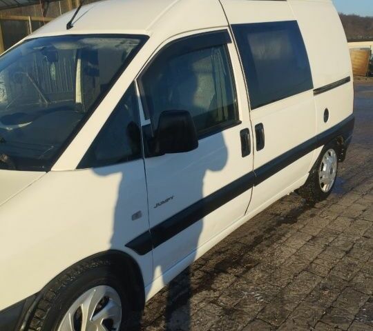 Белый Ситроен Jumpy, объемом двигателя 2 л и пробегом 380 тыс. км за 3800 $, фото 1 на Automoto.ua