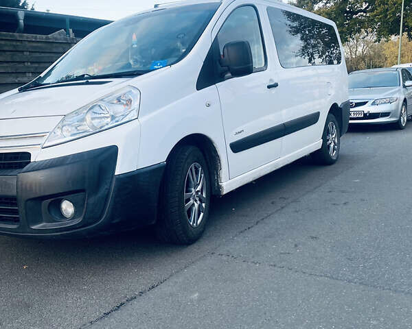 Белый Ситроен Jumpy, объемом двигателя 2 л и пробегом 430 тыс. км за 5500 $, фото 1 на Automoto.ua