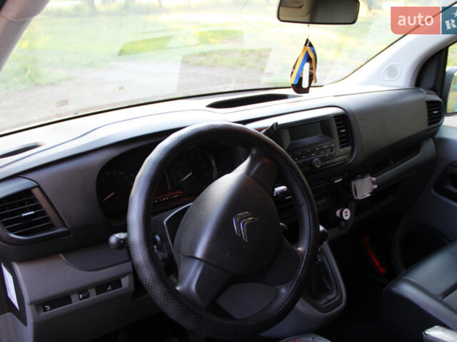 Белый Ситроен Jumpy, объемом двигателя 2 л и пробегом 150 тыс. км за 17800 $, фото 1 на Automoto.ua