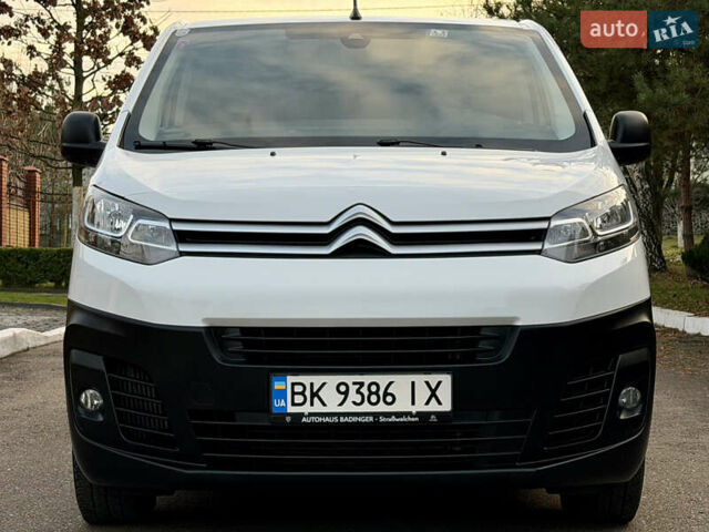 Белый Ситроен Jumpy, объемом двигателя 2 л и пробегом 215 тыс. км за 16900 $, фото 1 на Automoto.ua