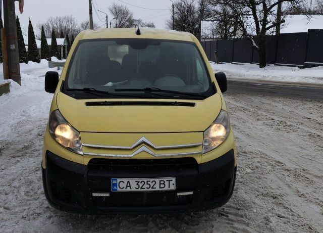 Желтый Ситроен Jumpy, объемом двигателя 1.6 л и пробегом 400 тыс. км за 4500 $, фото 1 на Automoto.ua