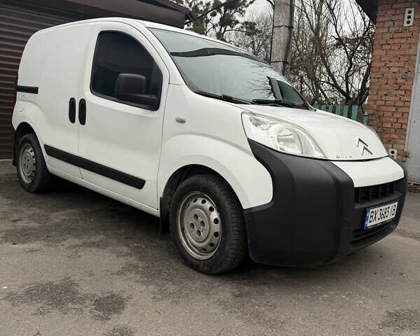 Белый Ситроен Nemo, объемом двигателя 1.25 л и пробегом 234 тыс. км за 6500 $, фото 1 на Automoto.ua