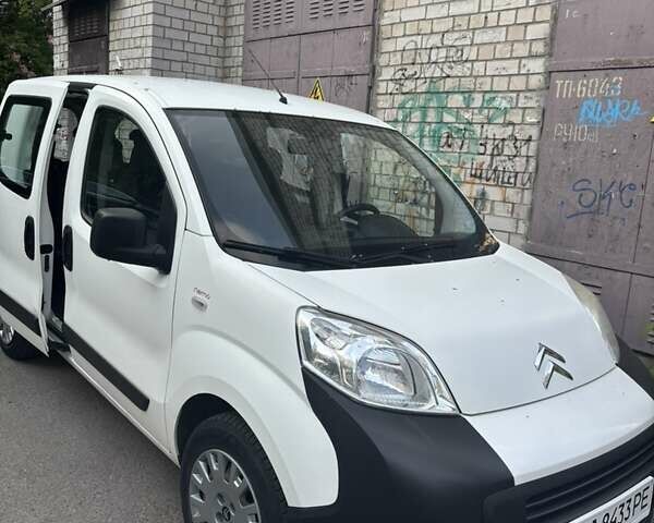 Белый Ситроен Nemo, объемом двигателя 1.4 л и пробегом 135 тыс. км за 5999 $, фото 1 на Automoto.ua