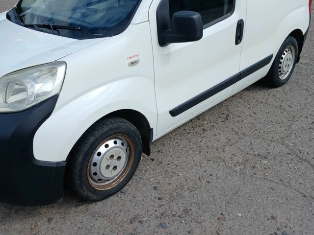 Белый Ситроен Nemo, объемом двигателя 1.4 л и пробегом 255 тыс. км за 2500 $, фото 1 на Automoto.ua