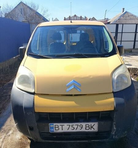 Желтый Ситроен Nemo, объемом двигателя 1.4 л и пробегом 255 тыс. км за 3800 $, фото 1 на Automoto.ua