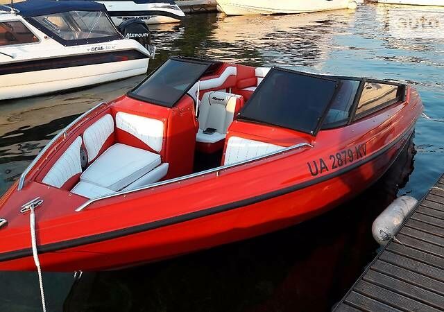 Красный Кроунлайн СС, объемом двигателя 5.7 л и пробегом 1 тыс. км за 28000 $, фото 1 на Automoto.ua