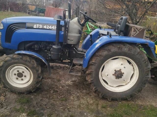 Синий ДТЗ 4244Н, объемом двигателя 0 л и пробегом 4 тыс. км за 4000 $, фото 1 на Automoto.ua