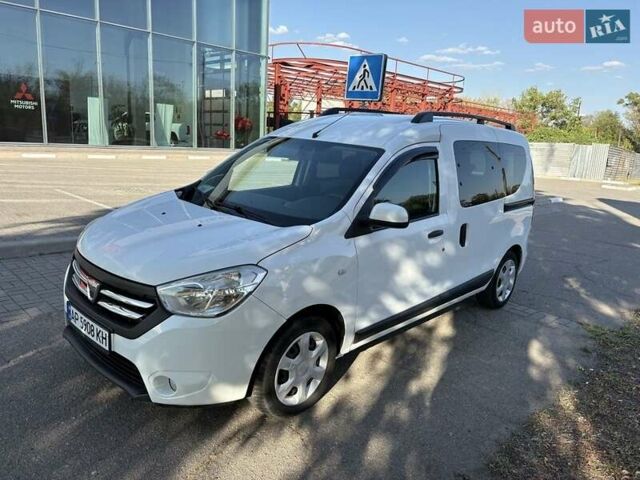 Дачия Доккер 2013 в Запорожье на Automoto.ua Белый Дачия Доккер, объемом двигателя 1.5 л и пробегом 205 тыс. км за 7200 $, фото 1 на Automoto.ua