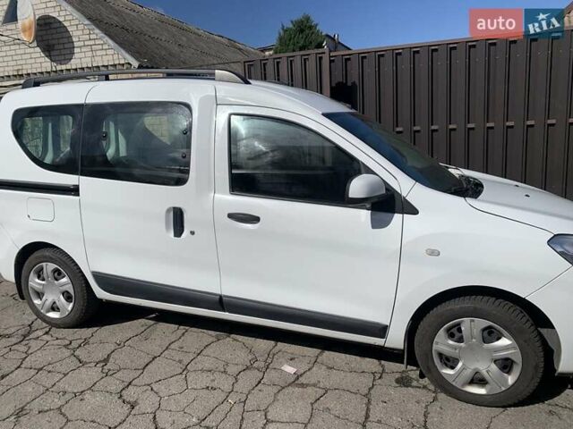 Белый Дачия Доккер, объемом двигателя 1.6 л и пробегом 99 тыс. км за 9000 $, фото 1 на Automoto.ua