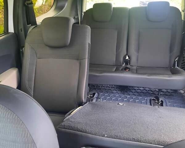 Білий Дачія Лоджі, об'ємом двигуна 1.5 л та пробігом 242 тис. км за 7500 $, фото 1 на Automoto.ua