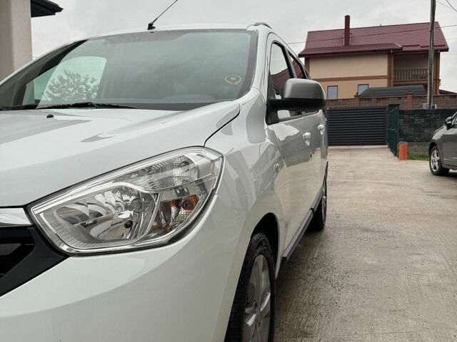 Білий Дачія Лоджі, об'ємом двигуна 1.2 л та пробігом 150 тис. км за 7300 $, фото 1 на Automoto.ua