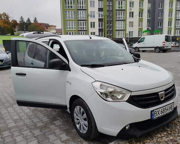 Дачия Лоджи 2016 в Каменце-Подольском на Automoto.ua Белый Дачия Лоджи, объемом двигателя 1.6 л и пробегом 176 тыс. км за 8900 $, фото 1 на Automoto.ua
