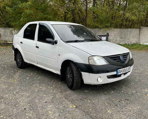 Белый Дачия Логан, объемом двигателя 1.4 л и пробегом 254 тыс. км за 1399 $, фото 1 на Automoto.ua